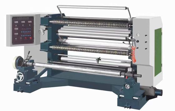 La machine de découpe verticale à commande manuelle est utilisée pour découper des rouleaux de papier 0 - 200 m/min 1300 mm