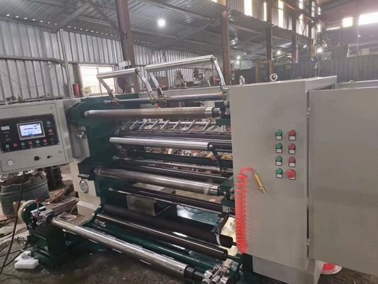 Machine de découpe de rouleaux de tissus non tissés de 1300 mm Machine de découpe et de remontage de tissus 0-200 m/min