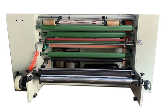 Machine à découper le ruban à l'aide d'une bande de 1300 mm, largeur effective de 700 mm, largeur de 1300 mm, poids de 1300 kg 0-400 m/min