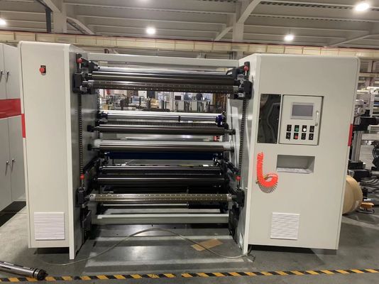 Maximum de diamètre du rouleau de la mère 1400 mm Machine à découper du papier kraft à grande vitesse Min largeur du rouleau fini 30 mm