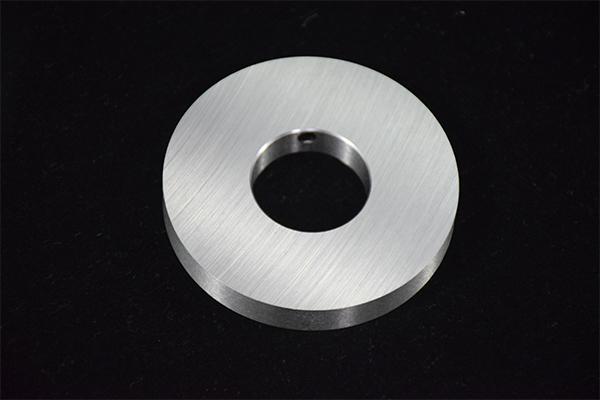 Ronde lamine de découpe rotative de haute précision lamine de bord en PVC lamines rotatives machine de découpe de tuyaux de papier ruban adhésif machine de découpe lamine 18