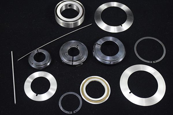 Ronde lamine de découpe rotative de haute précision lamine de bord en PVC lamines rotatives machine de découpe de tuyaux de papier ruban adhésif machine de découpe lamine 24